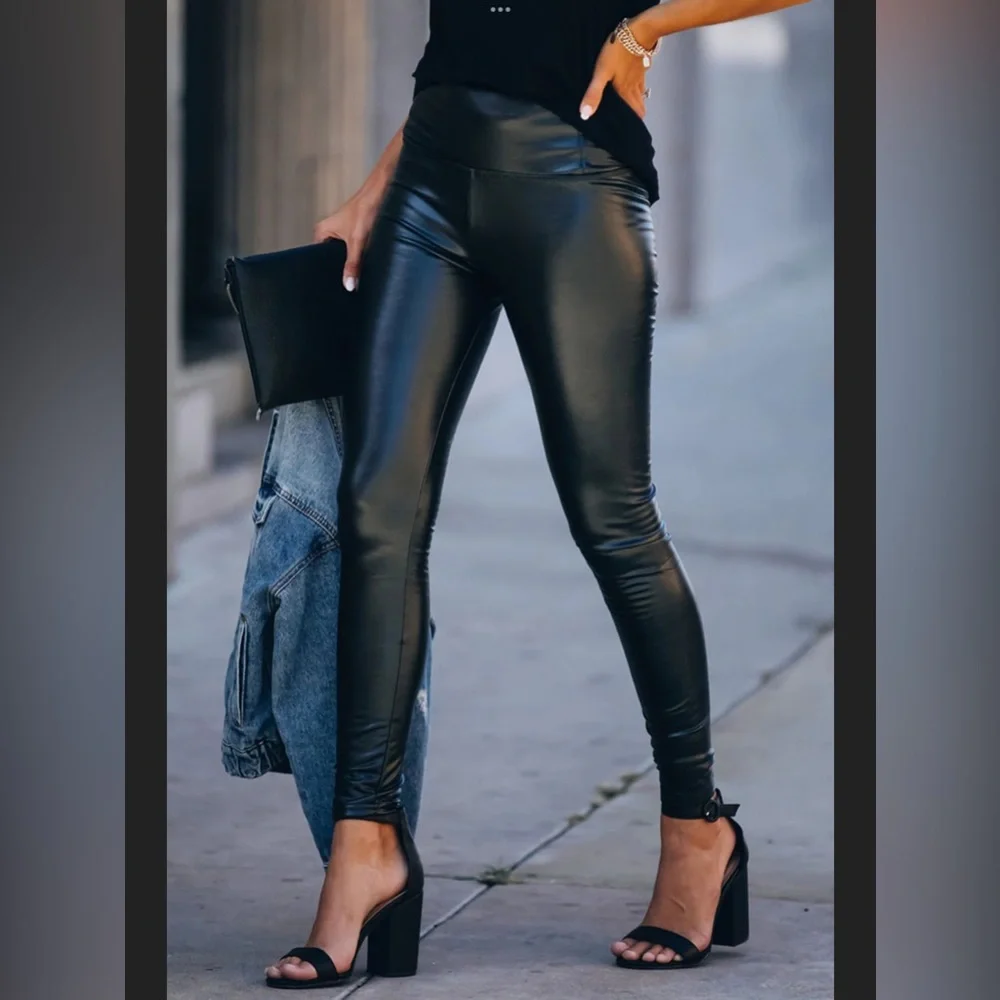 Last 1 ! Black Faux Leather High Rise Leggings - Picture 13 of 13